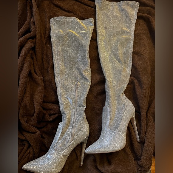 Sparkly knee high boots with hints of gold and silver. - Picture 8 of 13
